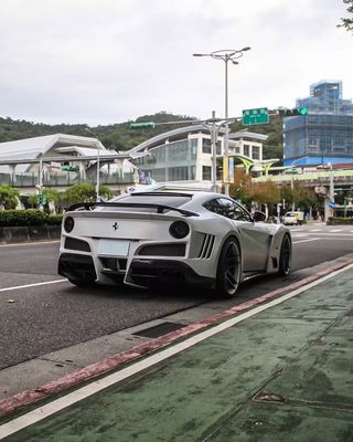 Φεράρι F12 Carbon Fiber body Kit F12 Novitec N-largo στυλ μπροστινό και πίσω τόξο τροχού προφυλακτήρα F12 μπροστινό στόμα διασκορπιστήρας σπόιλερ