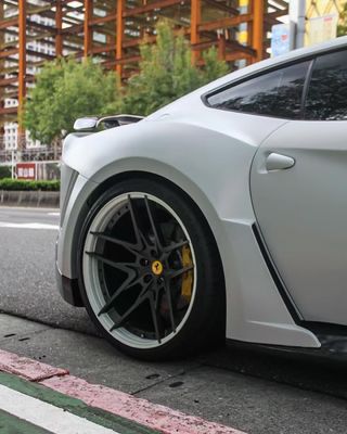 Φεράρι F12 Carbon Fiber body Kit F12 Novitec N-largo στυλ μπροστινό και πίσω τόξο τροχού προφυλακτήρα F12 μπροστινό στόμα διασκορπιστήρας σπόιλερ