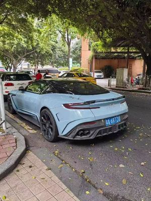 Αστόν Μάρτιν DB11 Carbon Fiber Body Kit DB11 στυλ Mansory μπροστινό και πίσω φούστα πλευρικού προφυλακτήρα spoiler καπό
