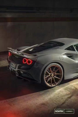 Συσκευή σώματος από ανθρακονήματα για τη Ferrari F8