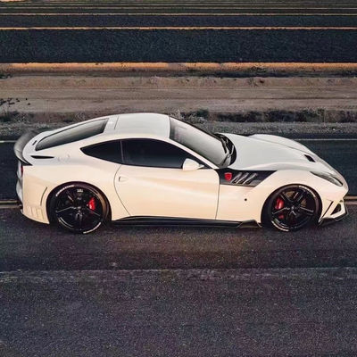 Για τη Ferrari F12 Carbon Fiber Body Kit Η F12 αναβαθμίζει το στυλ SVR με τα εμπρόσθια και τα πίσω προφυλακτήρια με τα φτερά της κουκούλας.