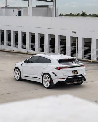 Lamborghini URUS Carbon Body Kit NT Στυλ Μπροστά χείλη Diffuser Spoiler Προσαρμοσμένα πλατιά κιτ σώματος