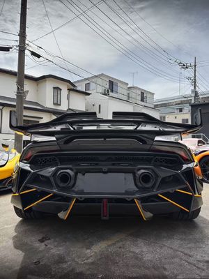 Η Huracan LP580 610 Carbon Fiber Kit EVO αντικαθιστά το μπροστινό τόξο τροχού προφυλακτήρα