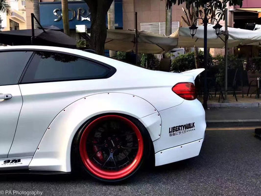 ΛΒ Wide-body Kit για BMW M4 F82 Wide-body Kit M4 F82 Αναβαθμισμένο LB Style Front Lip Diffuser Spoiler Carbon Fiber Body Kit