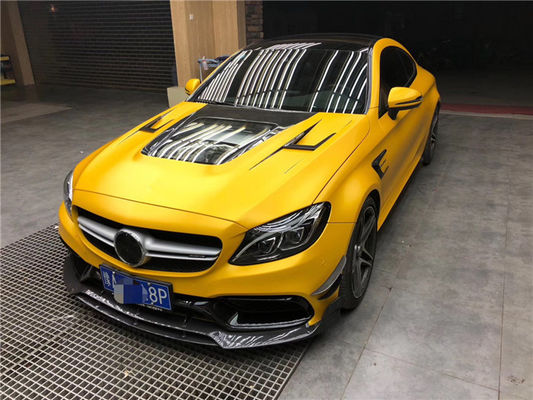 Υλικό από ανθρακονήματα για το Benz C63 Coupe