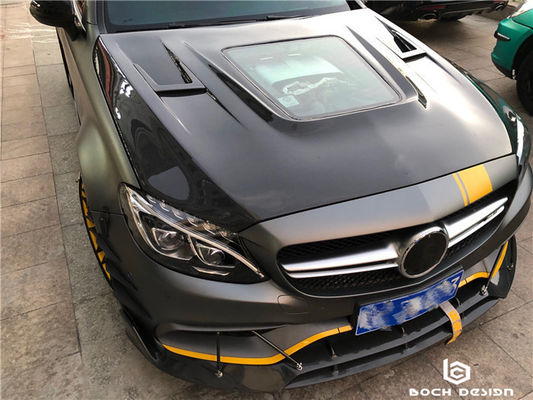 Υλικό από ανθρακονήματα για το Benz C63 Coupe