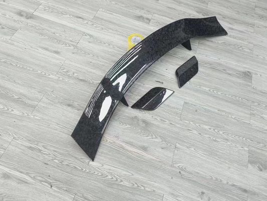 Φωτεινό Μαύρο Aston Martin Body Kit DBX MSY Στυλ Καρβονιδιακή ίνα Σπόιλερ Πτέρυγα