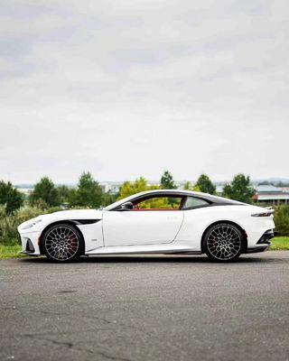 DBS Aston Martin Body Kit Λευκό 770 Στυλ μπροστινό σπόιλερ στο αυτοκίνητο διάχυμα χείλη